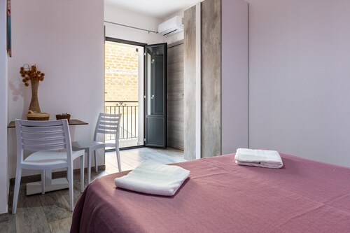 Room 'Perla Marina - Scala Dei Turchi' with Balcony, Wi-Fi, Air Conditioning and Shared Kitchen