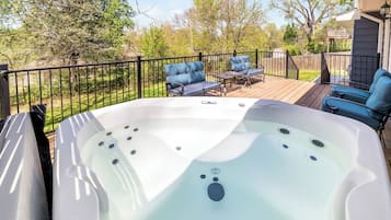 Bain à remous extérieur