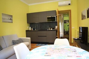 Living area - APARTMENT IN TESTACCIO SQUARE (Roma)
