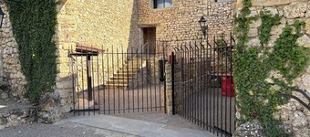 T3, renovated in a charming estate surrounded by nature in the Haut Var