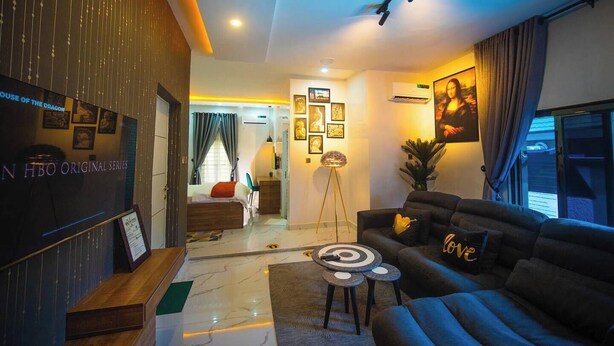 Family Room, Balcony, City View | Bahagian dalam