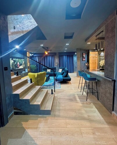 Lia's Court Apartment