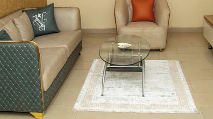 Lia's Court Apartment
