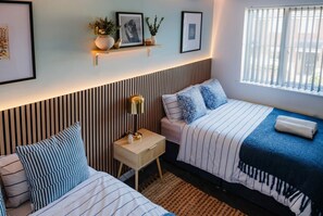 Iron/ironing board, WiFi - Boutique group home with air conditioning, free parking and designer interiors (Greater Manchester)