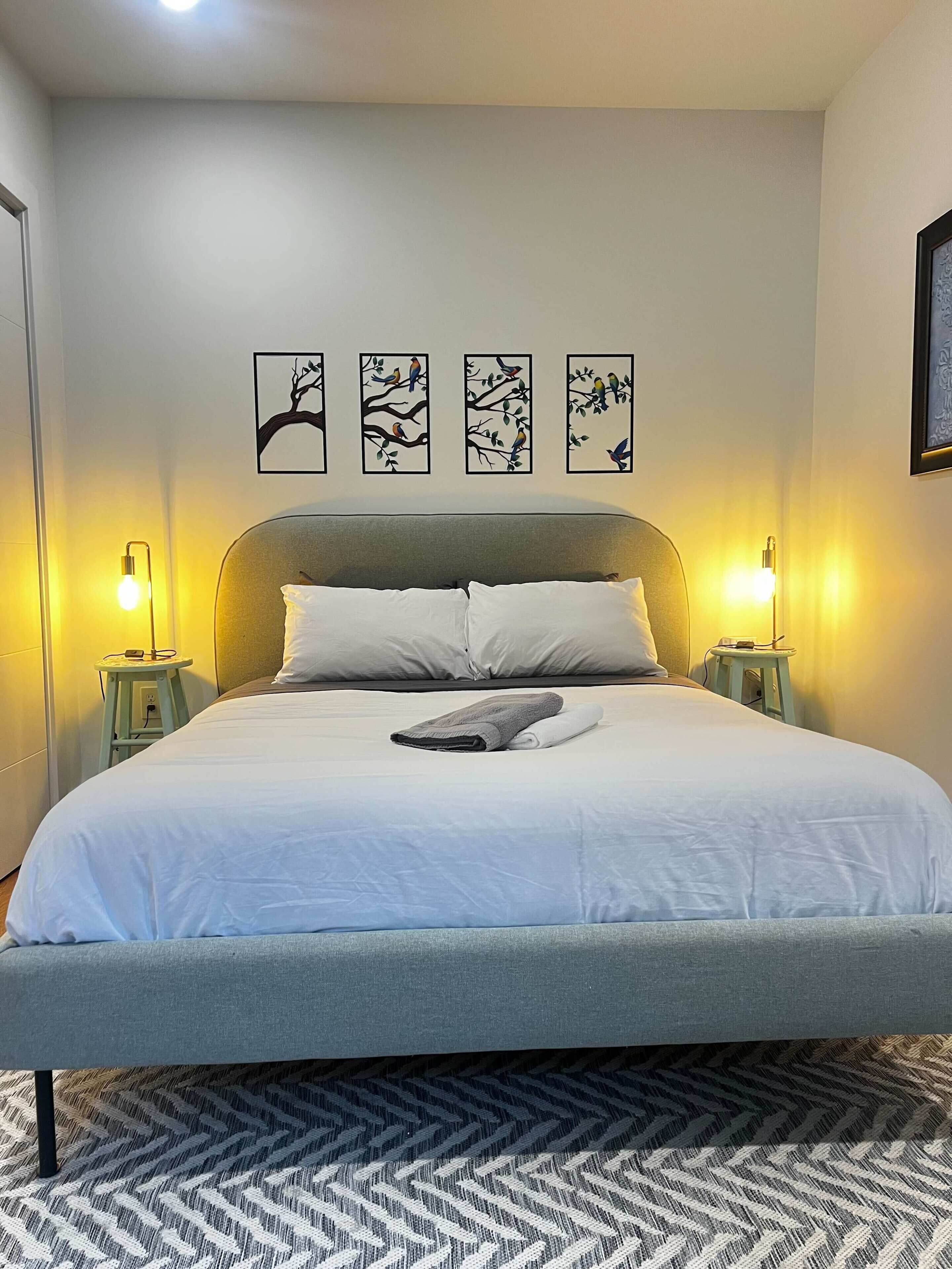 Desk, iron/ironing board, WiFi, bed sheets