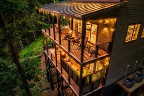 Outdoor dining - Mountain Luxe Cabin w/ Theater + Hot Tub | Sleep12 (Sevierville)