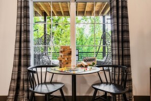 Dining - Mountain Luxe Cabin w/ Theater + Hot Tub | Sleep12 (Sevierville)