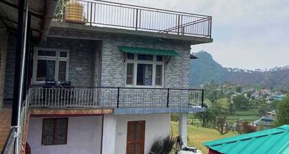 Sharma Homestay cute Mountain