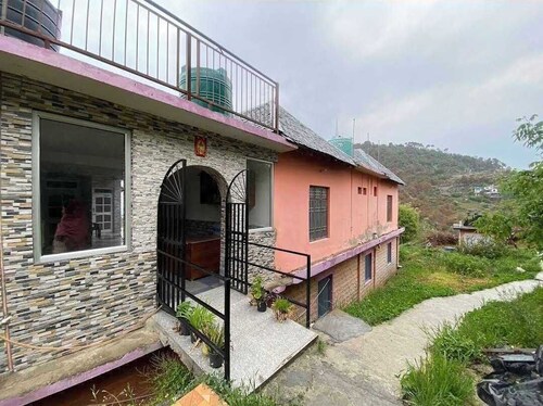 Sharma Homestay cute Mountain
