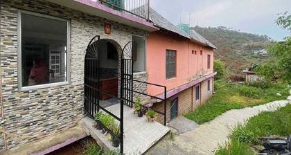 Sharma Homestay cute Mountain