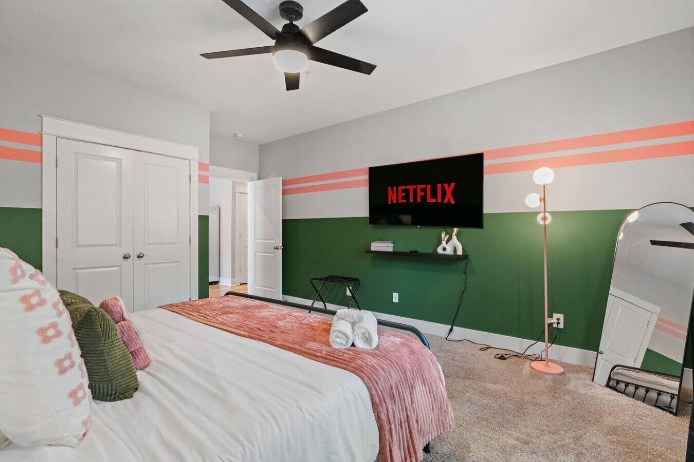 Iron/ironing board, WiFi, bed sheets
