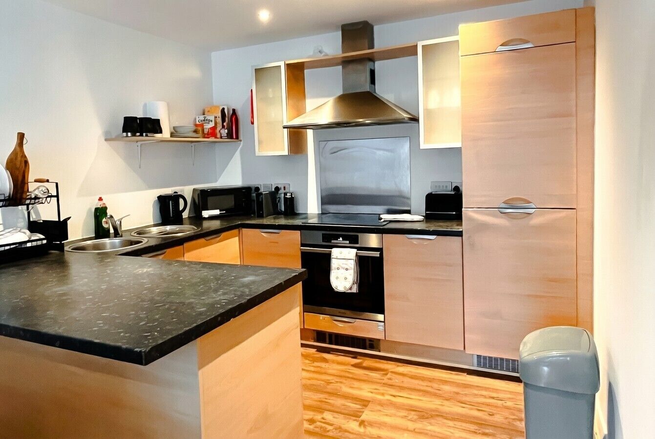 Coffee/tea maker, microwave, oven, stovetop
