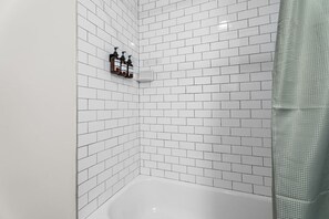 Hair dryer - *NEW ~ Charming, Cozy Apt DWTN Murfreesboro, TN (Murfreesboro)