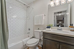 Hair dryer - *NEW ~ Charming, Cozy Apt DWTN Murfreesboro, TN (Murfreesboro)