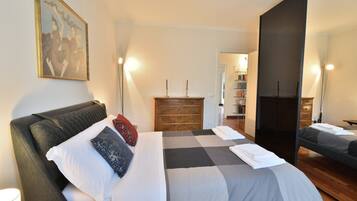 1 Schlafzimmer, Bügeleisen/Bügelbrett