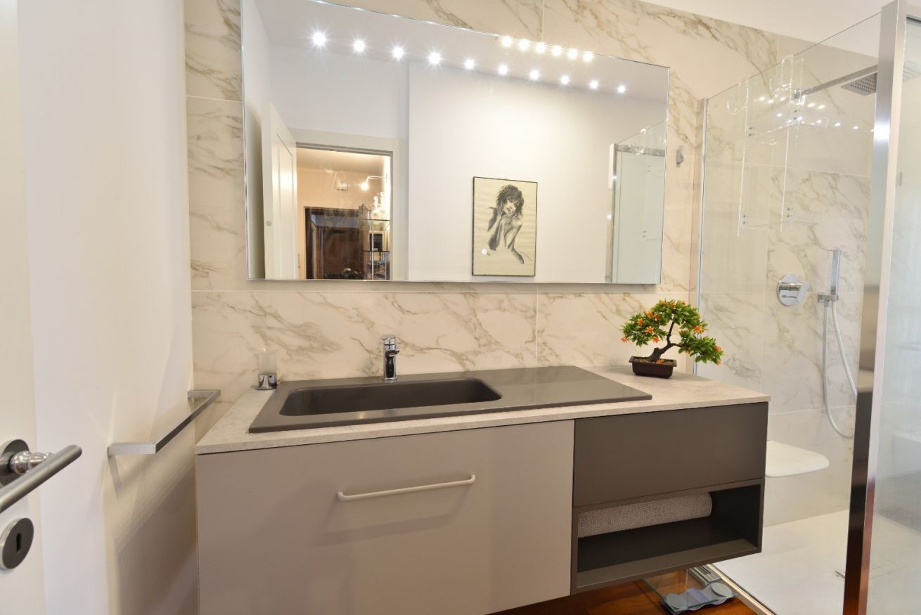Dusche, Bidet, Handtücher