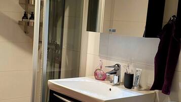 Apartment, 1 Bedroom, Patio | Bathroom