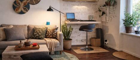Apartment, 1 Bedroom, Patio | Living room