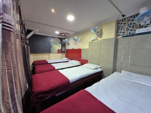 Swami Single Bed Dormstay