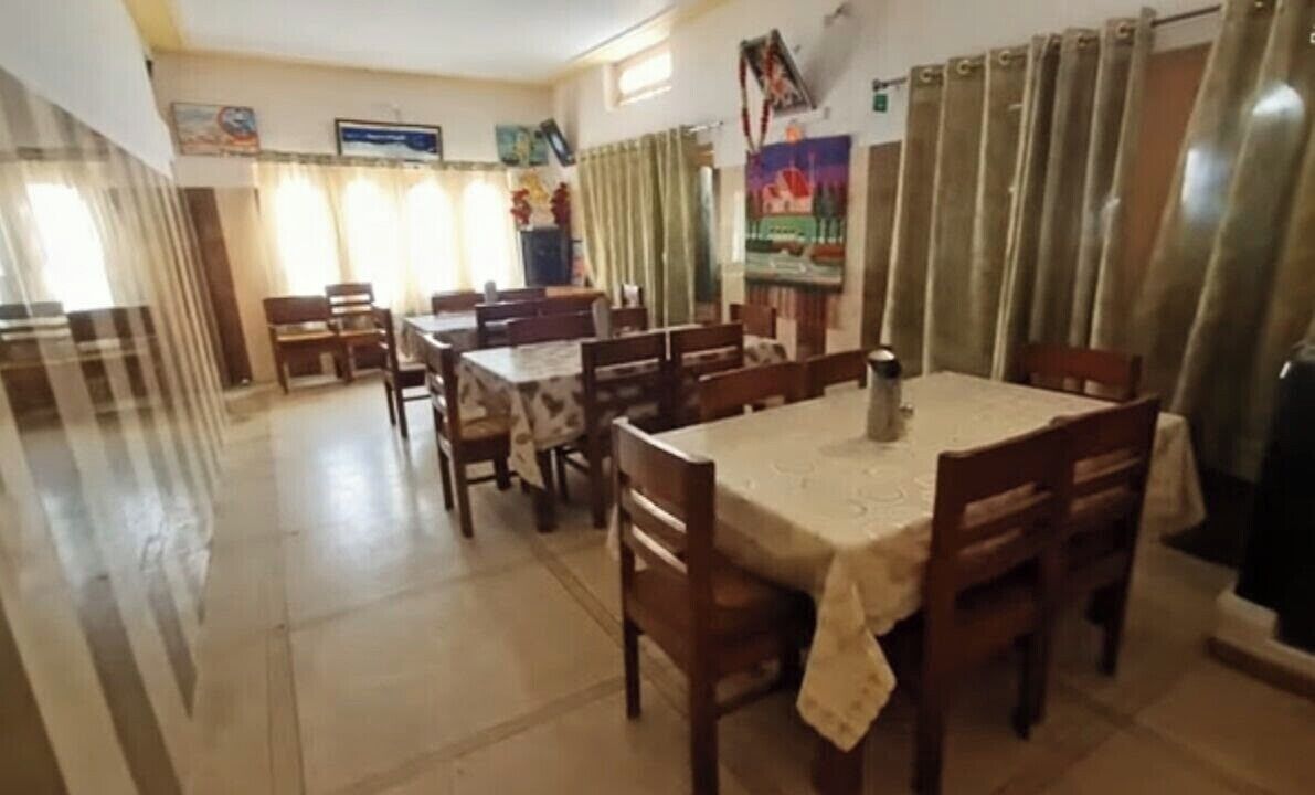 Classic Quadruple Room | Dining