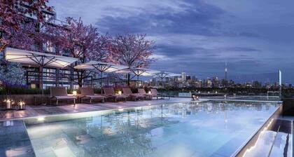 Luxury Executive 1+Den | Office | Pool, Gym, Sauna | Free Parking