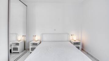 2 chambres, bureau, fer et planche à repasser, Wi-Fi gratuit