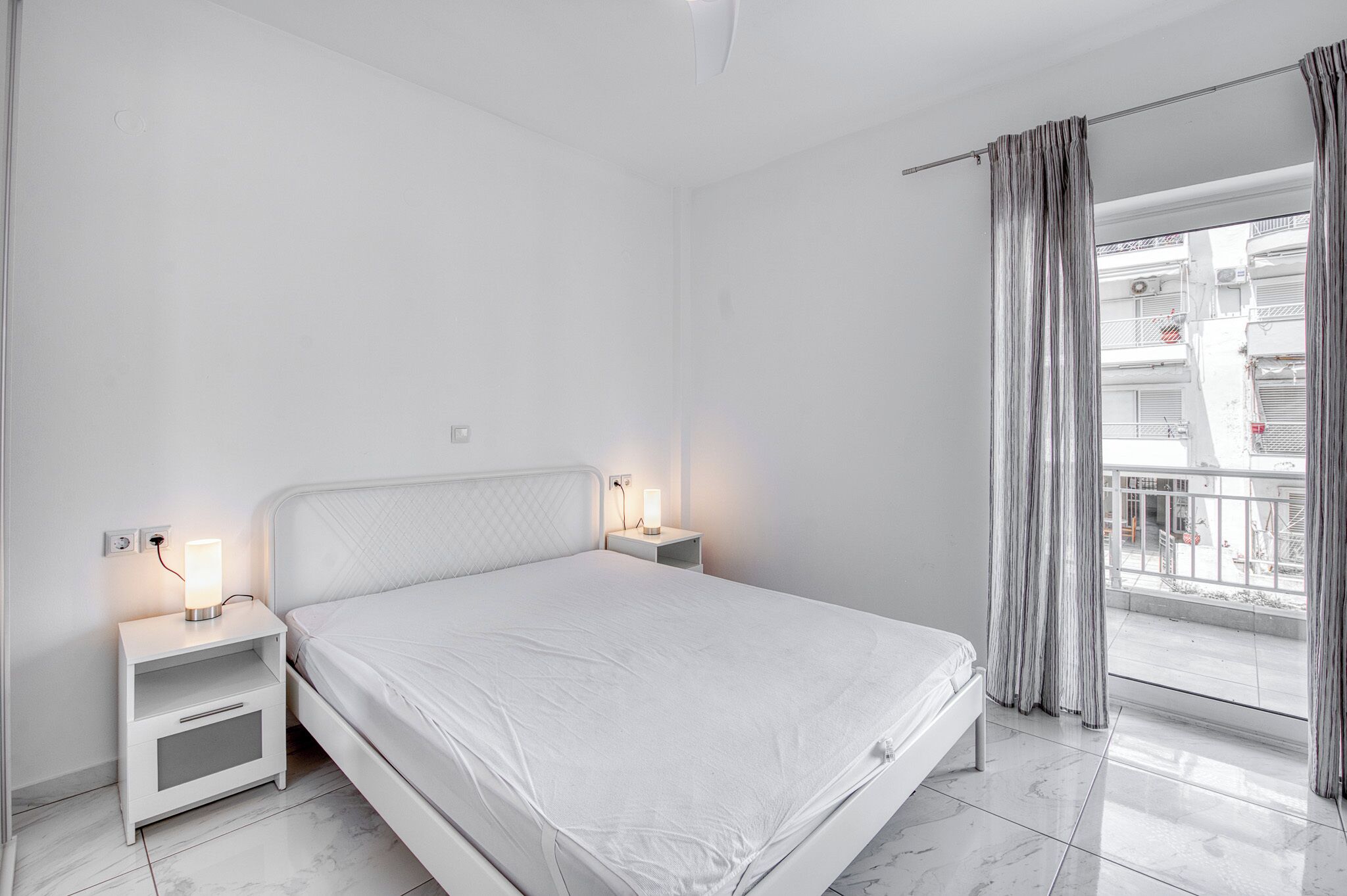 2 slaapkamers, een bureau, een strijkplank/strijkijzer, gratis wifi
