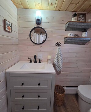 Bathroom - Lakeview Property on Indian Lake NB Canada (Sheffield)