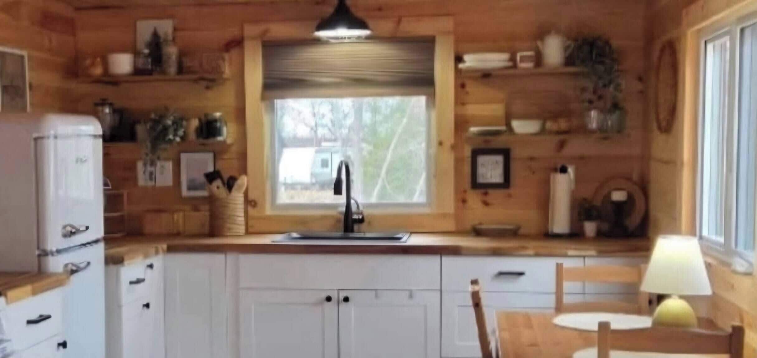 Cabin, 1 Bedroom, Balcony, Lake View | Interior