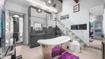 Shower, hair dryer, shampoo