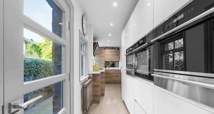 Stylish Hale home 2 bedroom