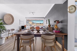 Dining - Atlantic Apartment in Sea Point (Cape Town)