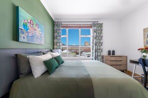1 bedroom, desk, iron/ironing board, free WiFi - Atlantic Apartment in Sea Point (Cape Town)