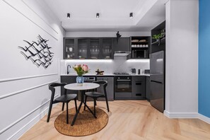 Fridge, microwave, oven, dishwasher - Valour Suite in De Waterkant (Cape Town)