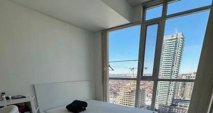 Square One Luxury Condo Pool Hot Tub Skyline Views