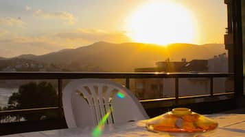 Apartment, 2 Schlafzimmer, Terrasse, Meerblick | Balkon