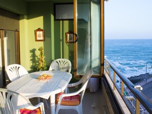 Apartment, 2 Schlafzimmer, Terrasse, Meerblick | Balkon