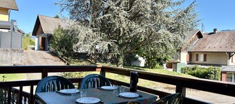 Cozy Detached House with Mountain View, WiFi & Parking