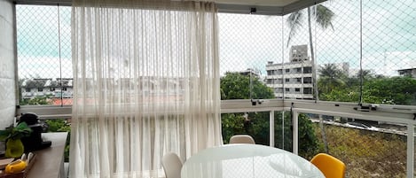 Basic Apartment | Lanai