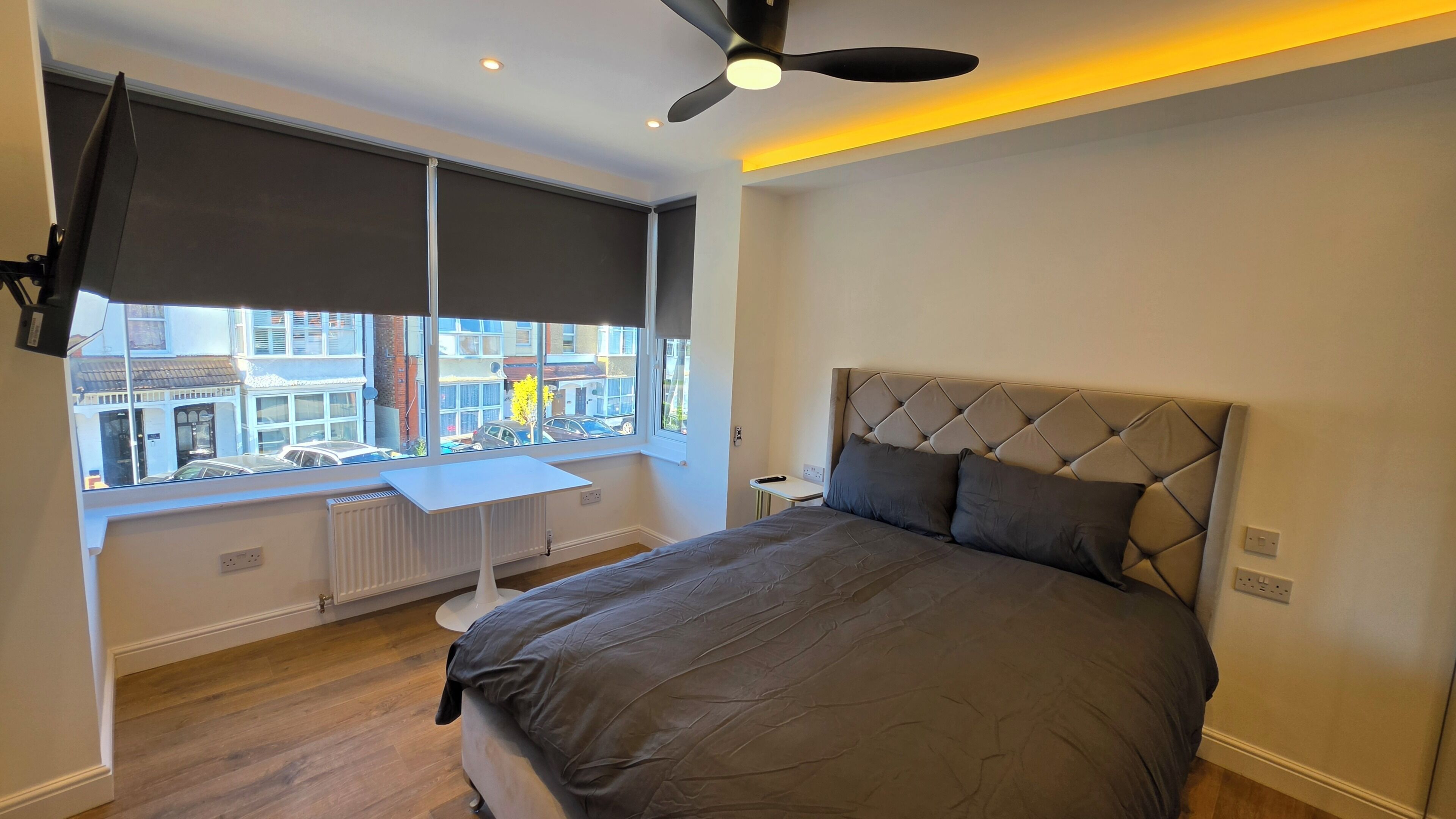 Design Double Room | Soundproofing, iron/ironing board, free WiFi