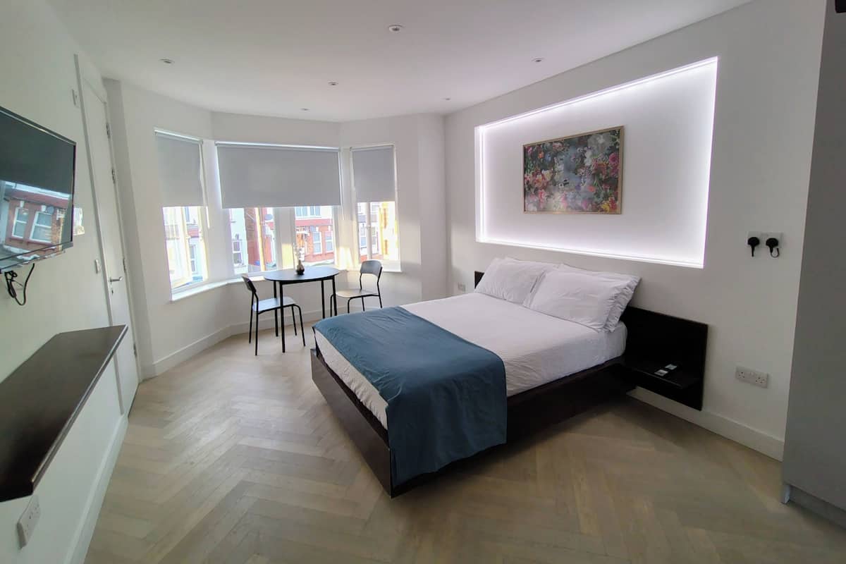 Design Studio Suite | Living area | Heated floors