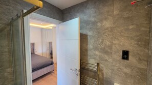 Design Double Room | Bathroom - Harrow Boutique Suites and Rooms (Harrow)