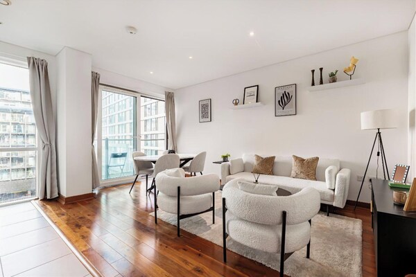 One Bed Near Battersea Power Station With Balcony - Barnes