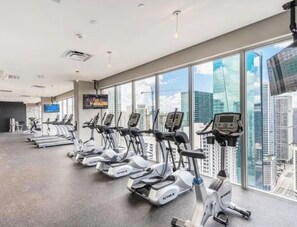 Fitness facility - Downtown Miami 2 Bedroom Condo Skyline Views (Miami)