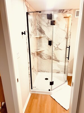 Bathroom - Cozy Fully Furnished 5B4B Palos Heights Oasis (Palos Heights)