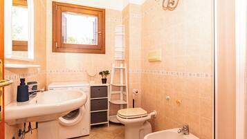 Apartment, Balcony | Bathroom