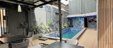 Căn hộ dành cho gia đình, ban công, quang cảnh thành phố | Hồ bơi