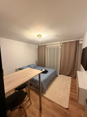 Room - Vrbo Property (Erstein)