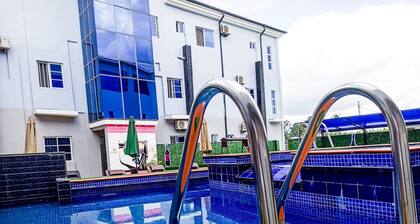 Dorville Hotel And Suites