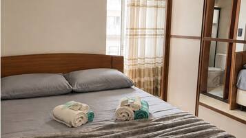 2 quartos, ferros/tábuas de passar roupa, Wi-Fi, roupa de cama